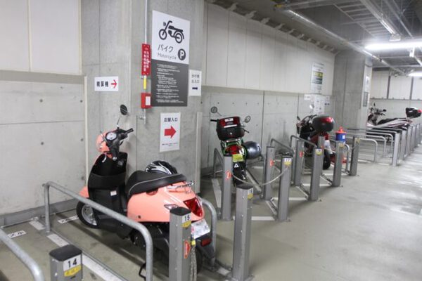 東京都内のバイク駐輪事情を実走調査してみた！〈PR〉