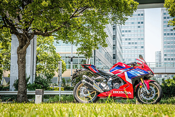 夏はバイクにとっても過酷⁉︎ 猛暑の時期だからこそ気をつけたい愛車の健康管理って？〈PR〉